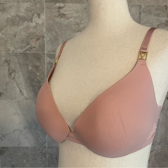 Victoria’s Secret Uplift Plunge Underwired Bra - Picture 4 of 8